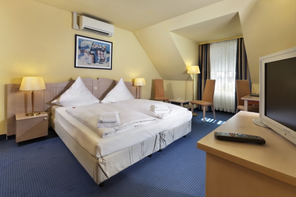 Hotel TRYP by Wyndham Lübeck Aquamarin